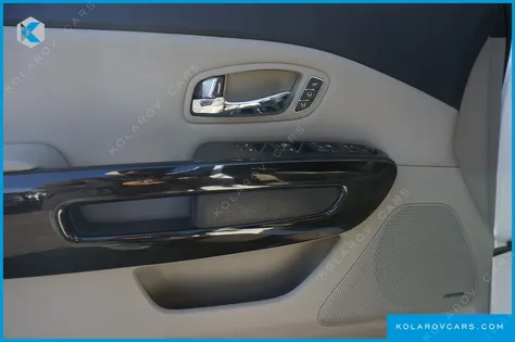 KIA CARNIVAL 9-SEATER NOBLESSE SPECIAL