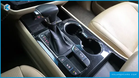 KIA CARNIVAL 9-SEATER HI-LIMOUSINE