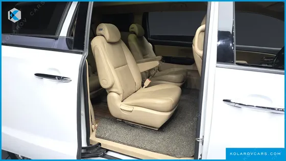 KIA CARNIVAL 9-SEATER HI-LIMOUSINE