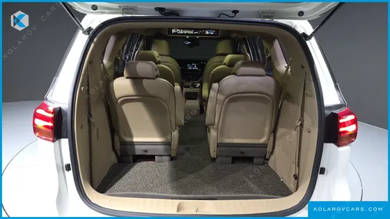 KIA CARNIVAL 9-SEATER HI-LIMOUSINE