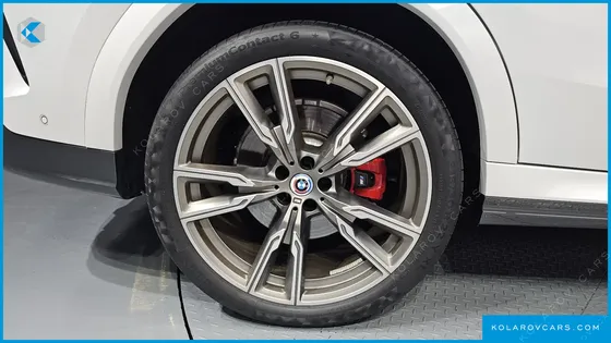 BMW X6 M50I