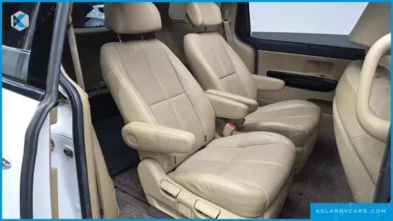 KIA CARNIVAL GASOLINE 7-SEATER LIMOUSINE