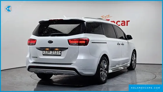 KIA CARNIVAL 9-SEATER PRESTIGE