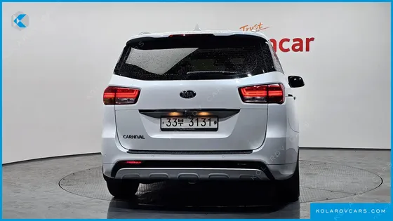 KIA CARNIVAL 9-SEATER PRESTIGE