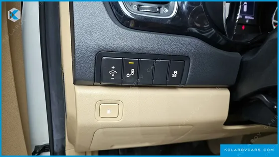 KIA CARNIVAL 9-SEATER PRESTIGE