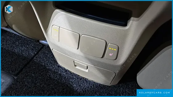 KIA CARNIVAL 9-SEATER PRESTIGE