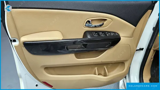 KIA CARNIVAL 9-SEATER PRESTIGE