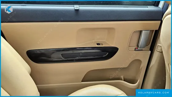 KIA CARNIVAL 9-SEATER PRESTIGE
