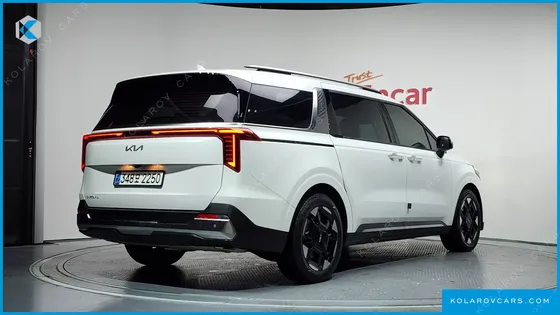 KIA CARNIVAL 9-SEATER NOBLESSE