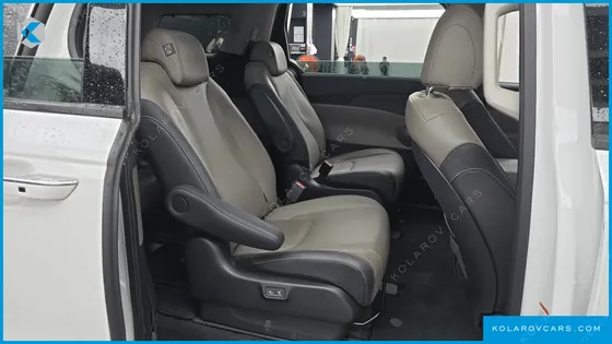 KIA CARNIVAL 9-SEATER NOBLESSE
