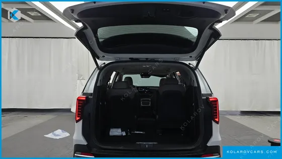 KIA CARNIVAL 9-SEATER NOBLESSE