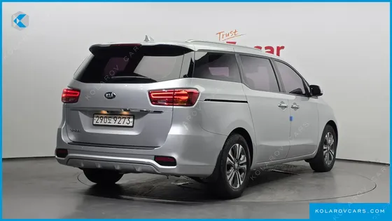 KIA CARNIVAL 9-SEATER LUXURY