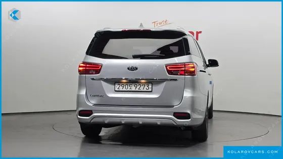 KIA CARNIVAL 9-SEATER LUXURY