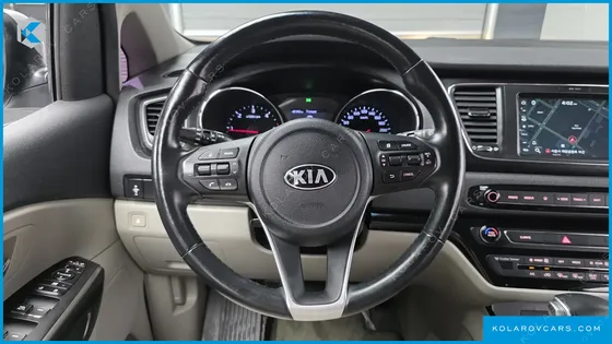 KIA CARNIVAL 9-SEATER LUXURY
