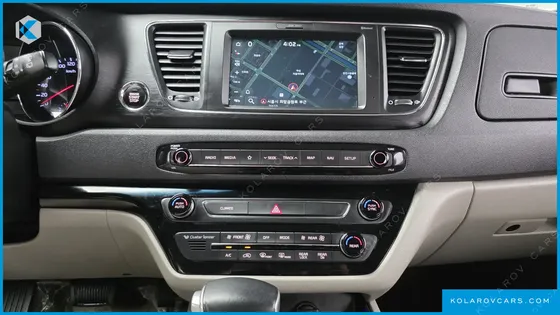 KIA CARNIVAL 9-SEATER LUXURY