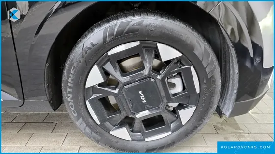 KIA CARNIVAL 9-SEATER SIGNATURE