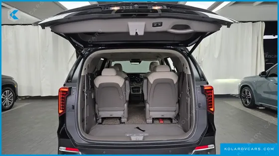 KIA CARNIVAL 9-SEATER SIGNATURE