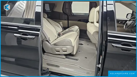 KIA CARNIVAL GASOLINE 7-SEATER HI LIMOUSINE