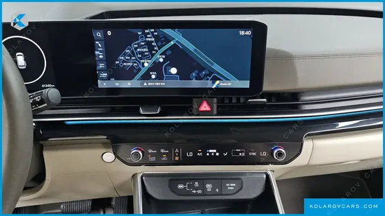 KIA CARNIVAL GASOLINE 7-SEATER HI LIMOUSINE