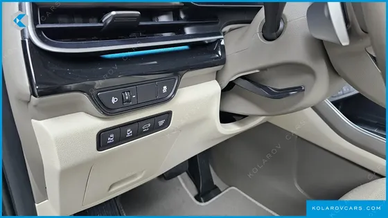 KIA CARNIVAL GASOLINE 7-SEATER HI LIMOUSINE