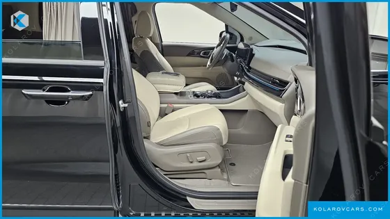 KIA CARNIVAL GASOLINE 7-SEATER HI LIMOUSINE