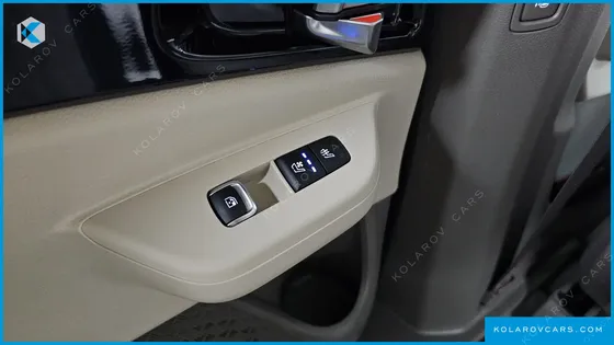 KIA CARNIVAL GASOLINE 7-SEATER HI LIMOUSINE