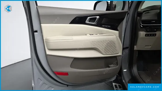 KIA CARNIVAL HEV 9 SEATER X LINE