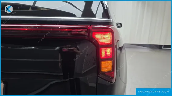 KIA CARNIVAL HEV 9SEATER SIGNATURE