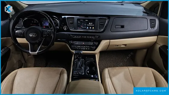 KIA CARNIVAL 7-SEATER LIMOUSINE