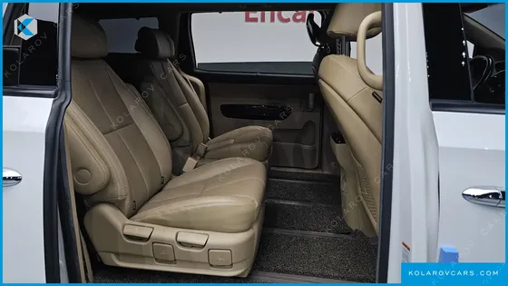 KIA CARNIVAL 7-SEATER LIMOUSINE