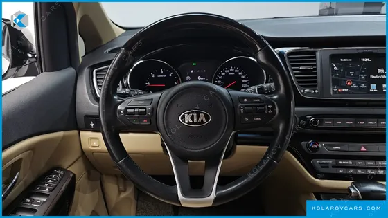 KIA CARNIVAL 7-SEATER LIMOUSINE