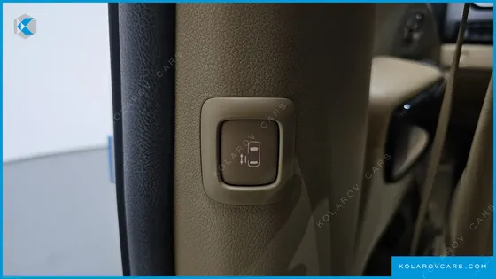 KIA CARNIVAL 7-SEATER LIMOUSINE