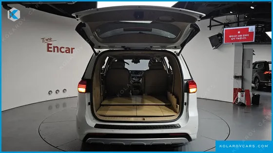 KIA CARNIVAL 7-SEATER LIMOUSINE