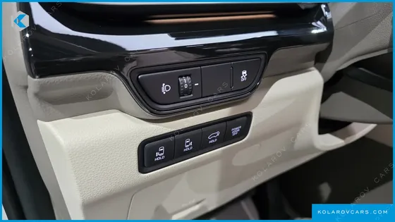 KIA CARNIVAL HEV 9SEATER SIGNATURE