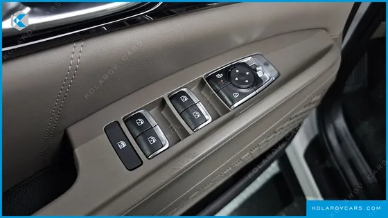 KIA CARNIVAL HEV 9SEATER SIGNATURE