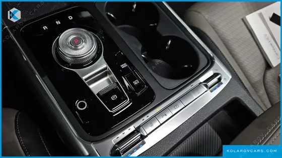 KIA CARNIVAL HEV 9SEATER SIGNATURE