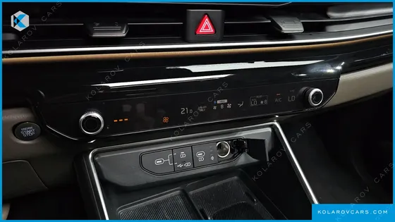 KIA CARNIVAL HEV 9SEATER SIGNATURE