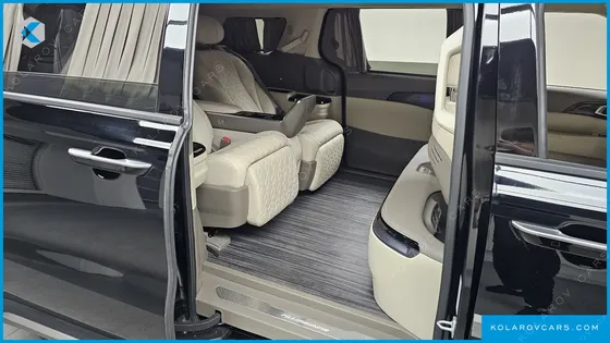 KIA CARNIVAL GASOLINE 4-SEATER HI LIMOUSINE