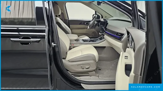 KIA CARNIVAL GASOLINE 4-SEATER HI LIMOUSINE
