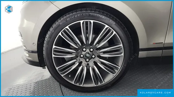 LAND ROVER RANGE ROVER VELAR 3.0 D300 R-DYNAMIC HSE