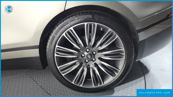 LAND ROVER RANGE ROVER VELAR 3.0 D300 R-DYNAMIC HSE