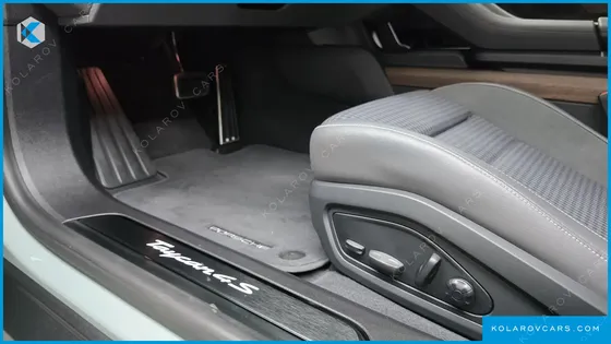 PORSCHE TAYCAN 4S