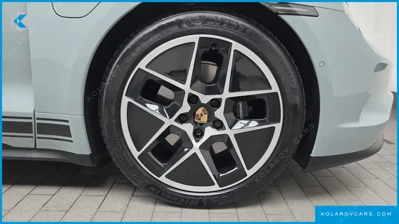 PORSCHE TAYCAN 4S