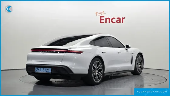 PORSCHE TAYCAN BASE