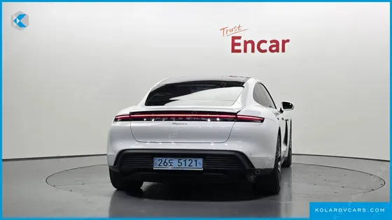 PORSCHE TAYCAN BASE