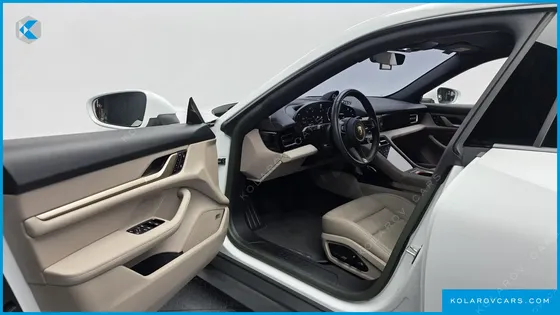 PORSCHE TAYCAN BASE