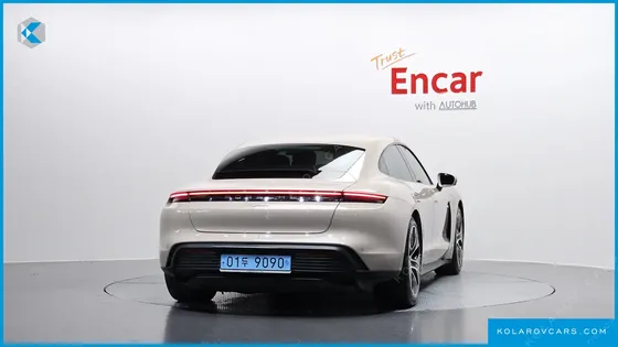 PORSCHE TAYCAN BASE