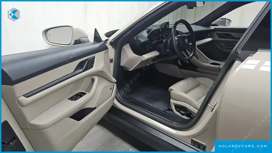 PORSCHE TAYCAN BASE