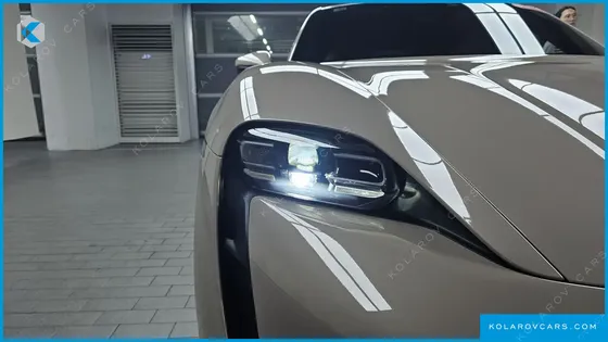 PORSCHE TAYCAN BASE