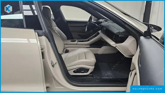 PORSCHE TAYCAN BASE